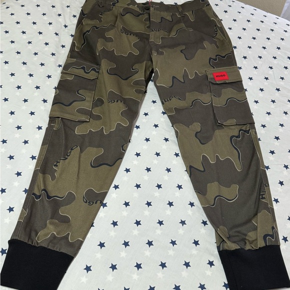 Hugo boss CARGO  BOTTOMS IN COTTON WITH CAMOUFLAGE PRIN - Picture 1 of 5